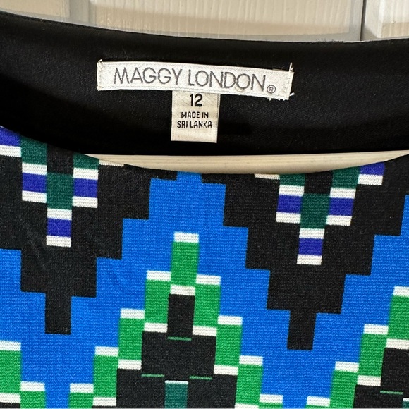 Maggy London dress blue pixelated chevron print - Picture 3 of 12